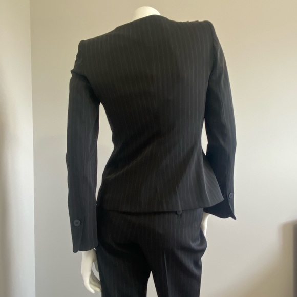 Armani Collezioni suit - Picture 5 of 11